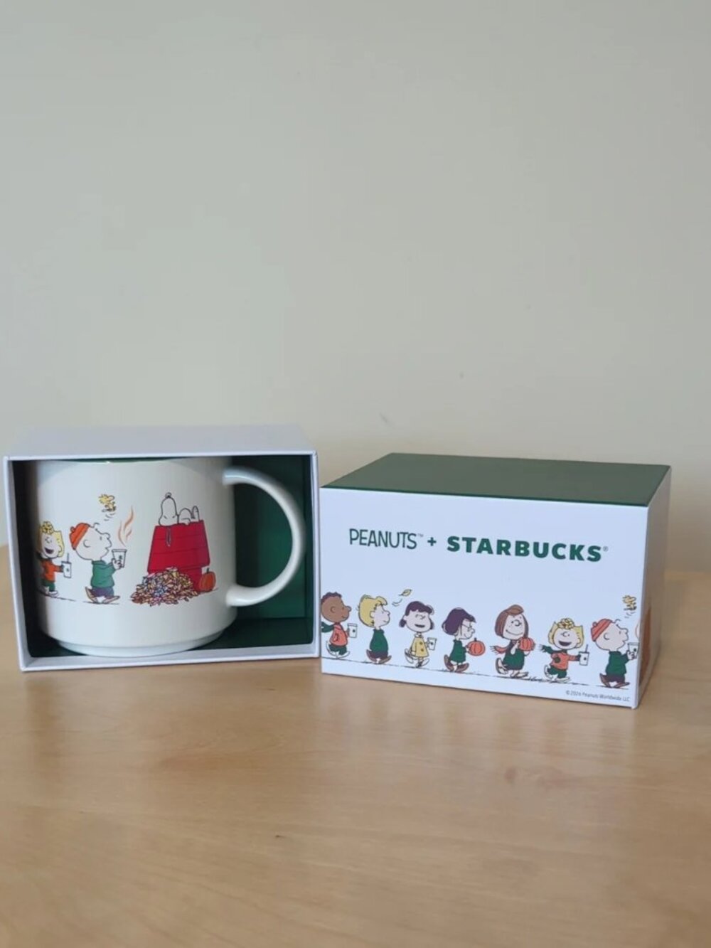 Starbucks Peanuts Snoopy 14oz Ceramic Mug Brand New